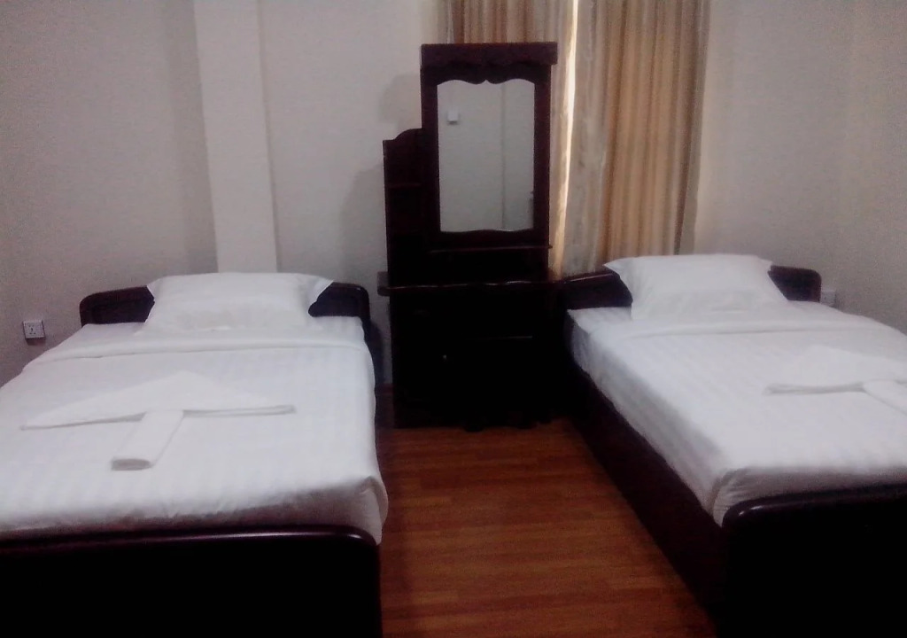 Yadanapon City Hotel