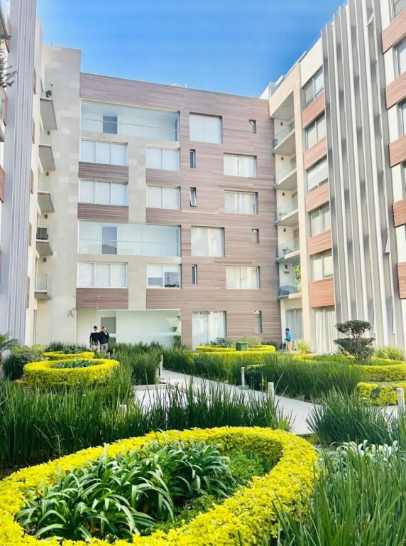 Espectacular departamento/estacionamiento, 3 TV’s