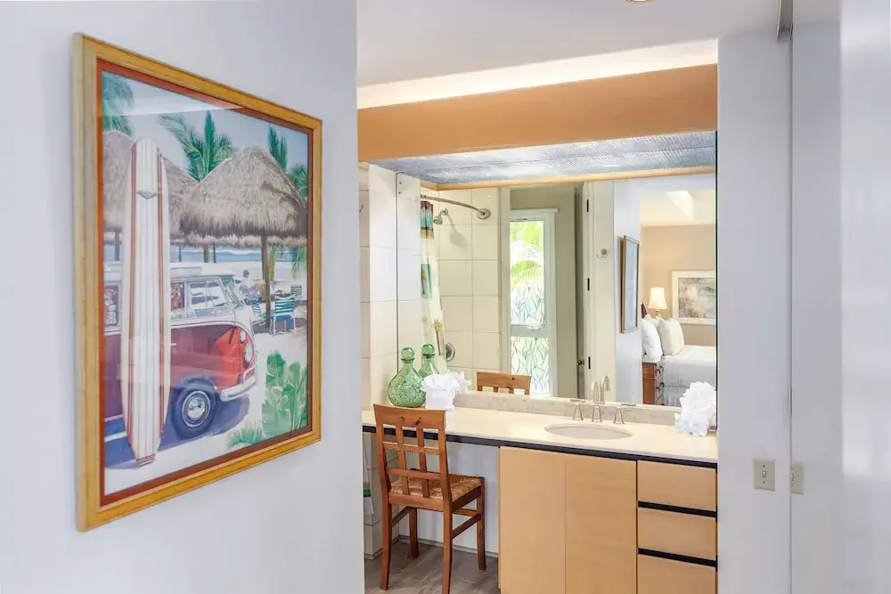 New! Palms 702 - Romantic Retreat - Split AC in Bedroom - Open-air Living Area