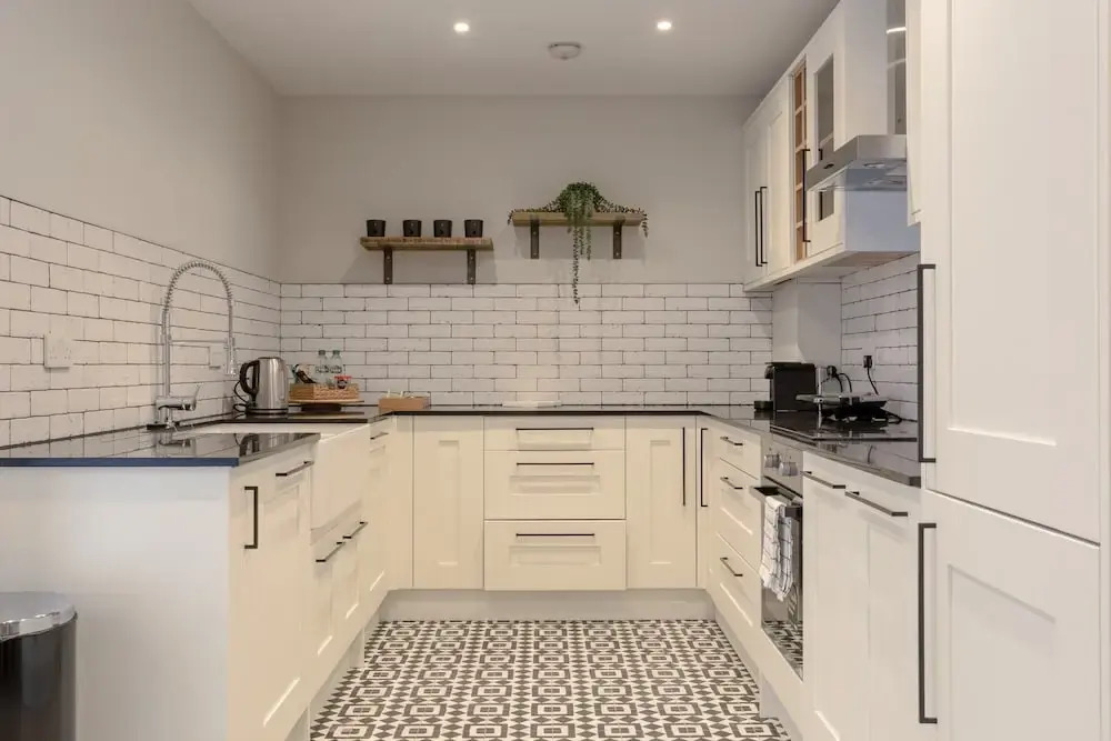 Spacious 1 Bedroom Flat With Garden