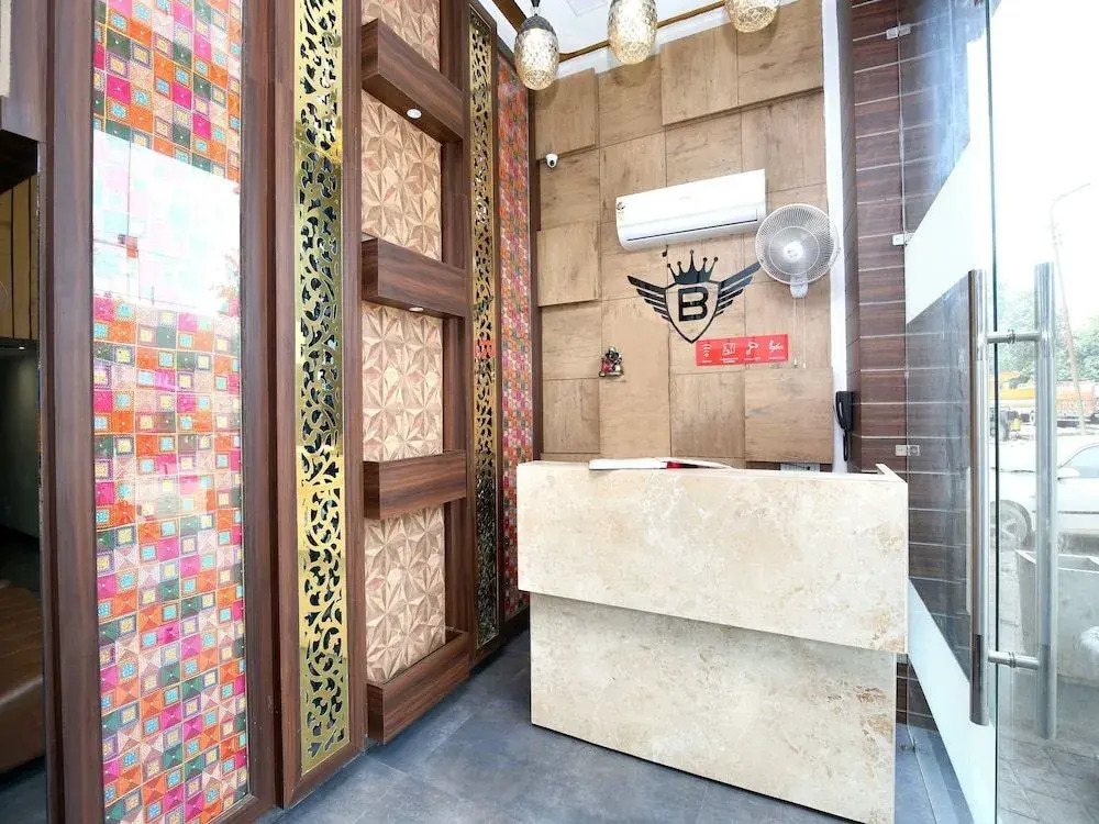 Oyo 18319 Hotel Boss