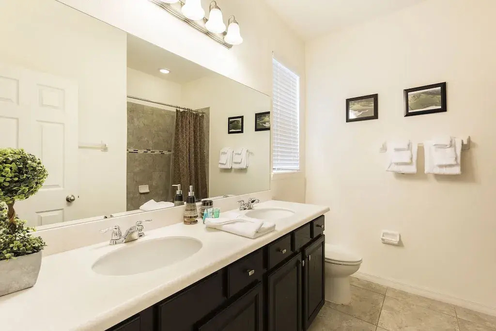Executive  8 bed Pool & Spa Home Close To Disney, Davenport, US