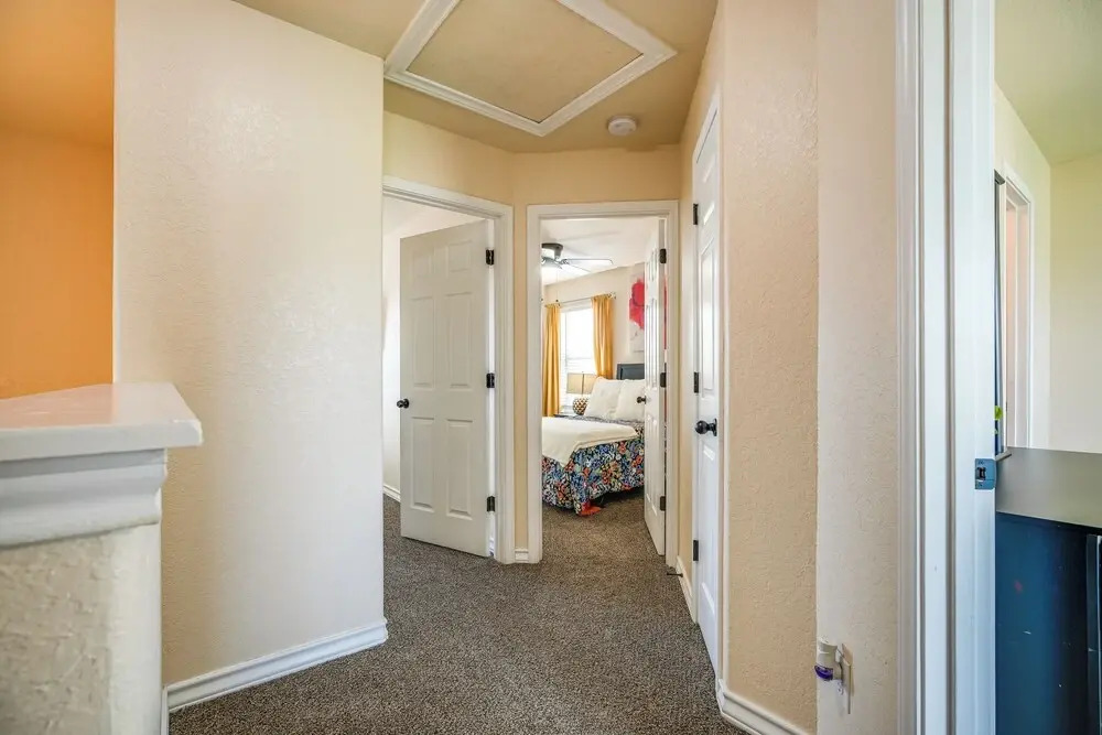 San Antonio Townhome ~ 2 Mi to Aquarium!