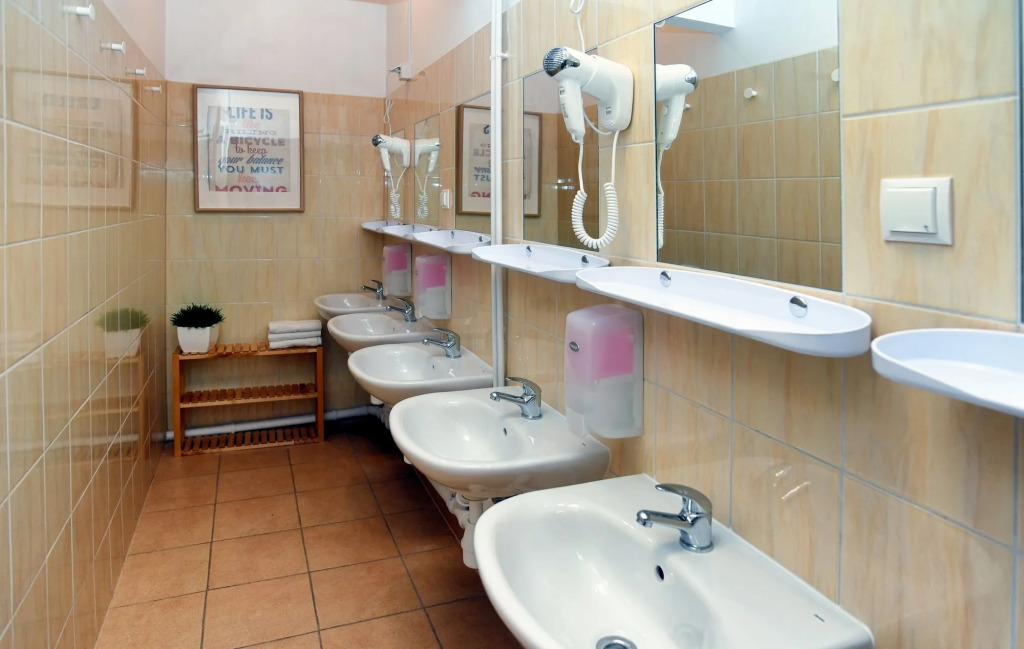 Warsaw Hostel Centrum Private Rooms & Dorms