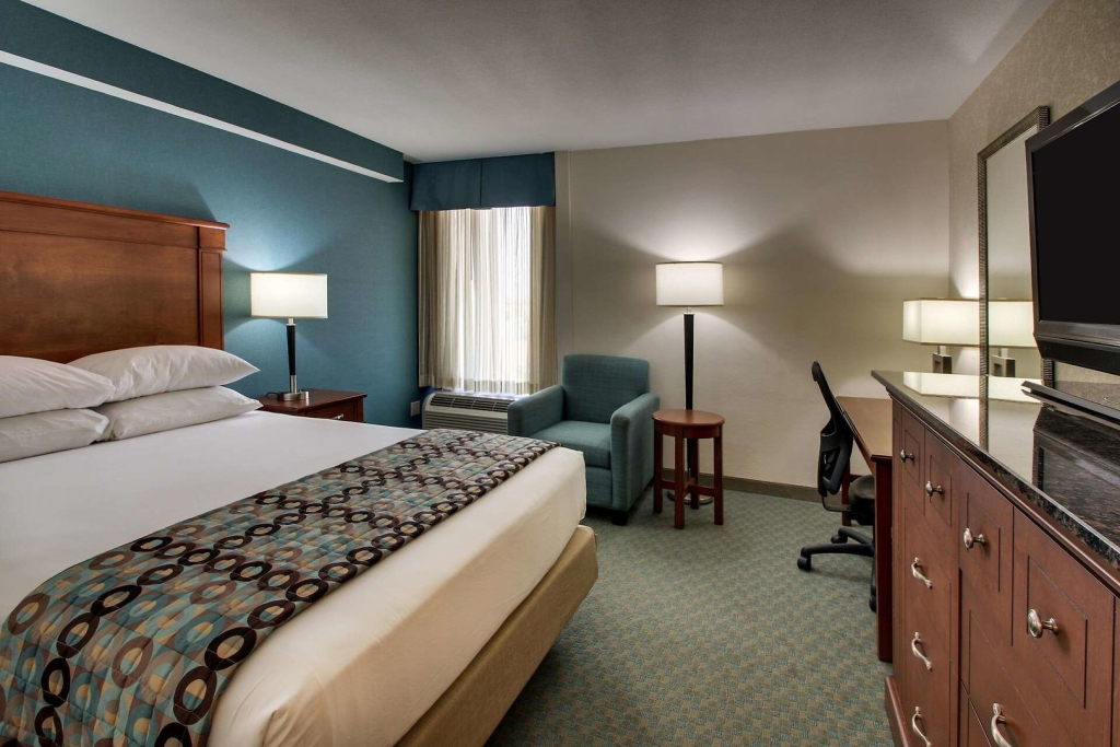 Sonesta Essential Houston Hobby Airport