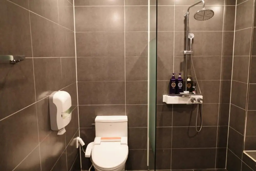 E-Stay Hotel