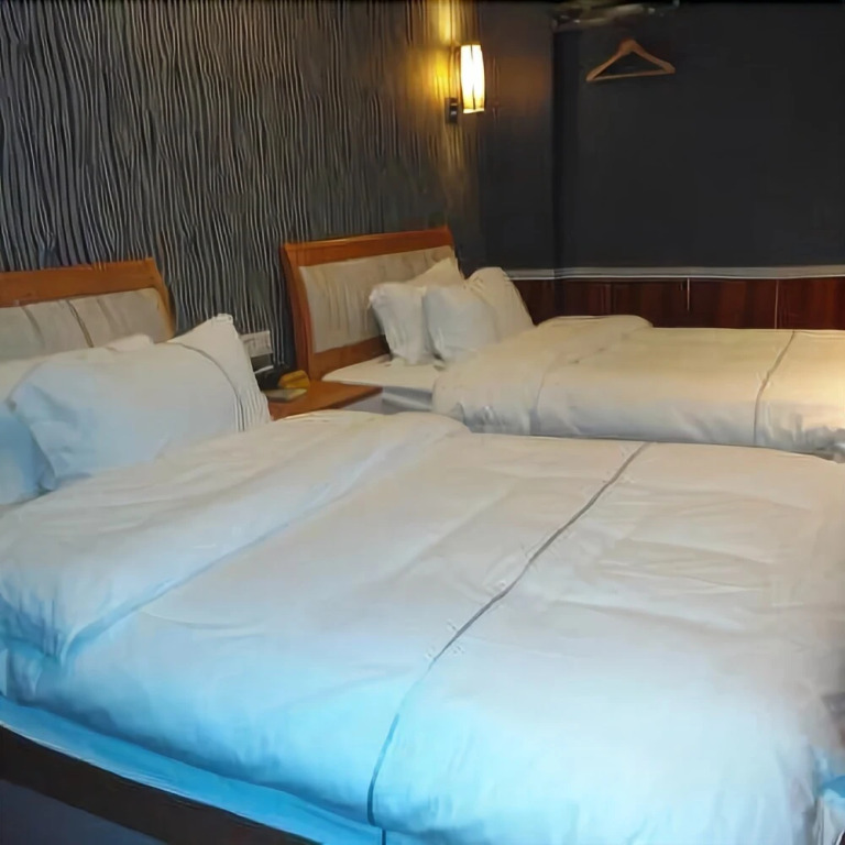 Yijia Holiday Hotel (Guangzhou Huadu Plaza subway station store)