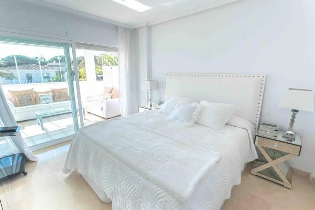 Brigth Apartment/2BED/2BATH/100m beach/Sea Views