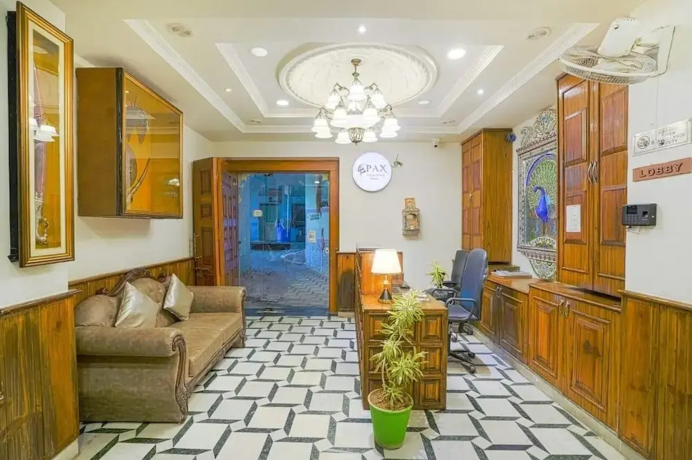 Royal Rafahiya - A Rooftop Lake View Hotel Near Lake Pichola