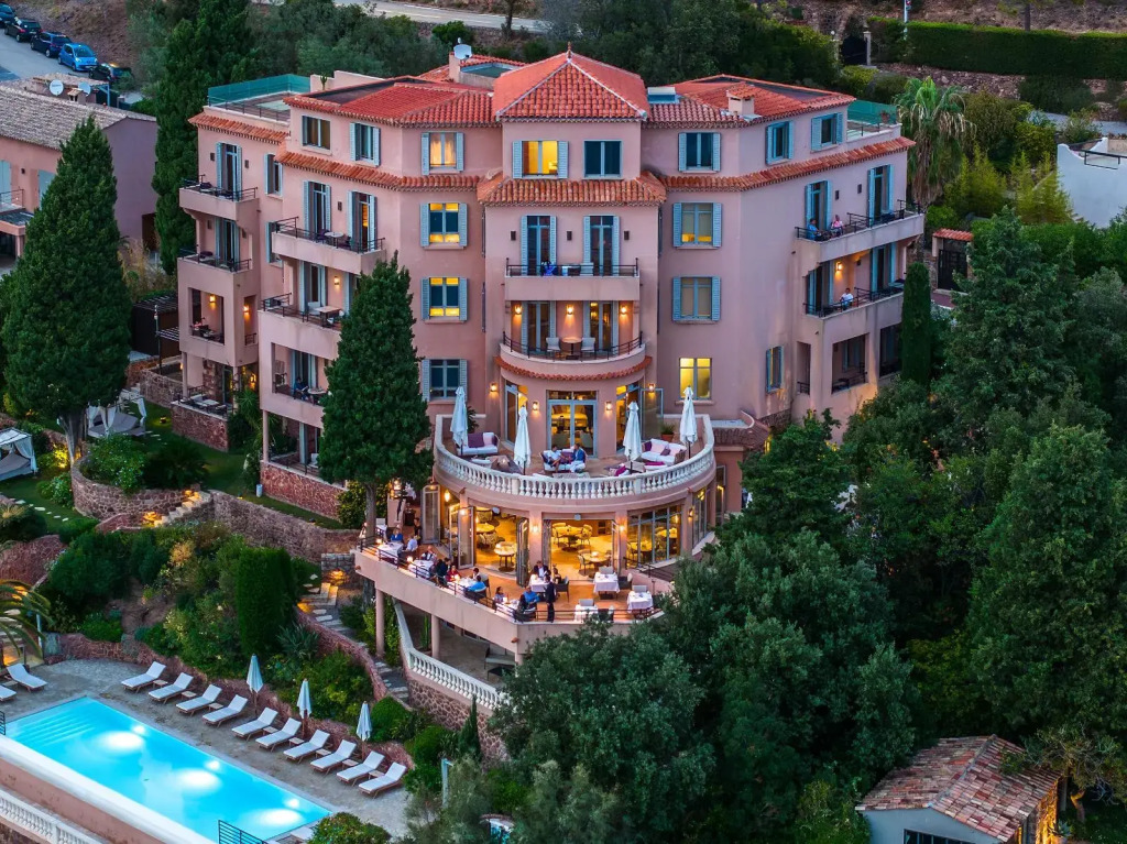 Tiara Yaktsa Côte d'Azur