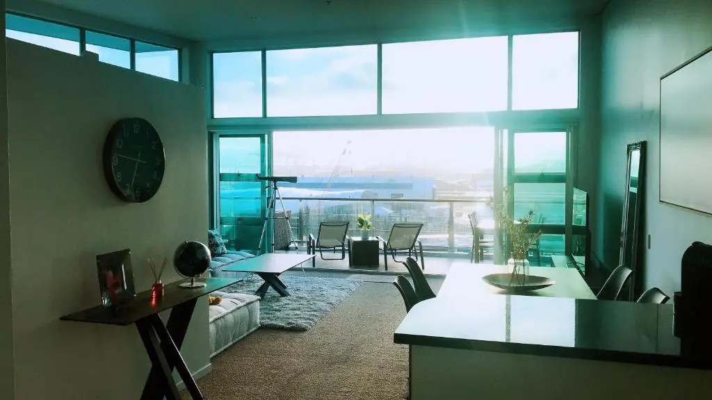 All New Lux Panoramic Sea-view Penthouse on Princes Wharf