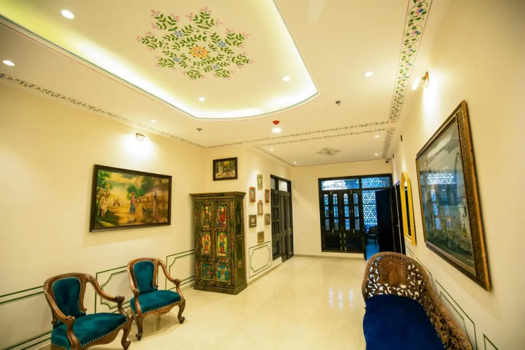 The Chronicles By WSI - Near the Lake Pichola Udaipur