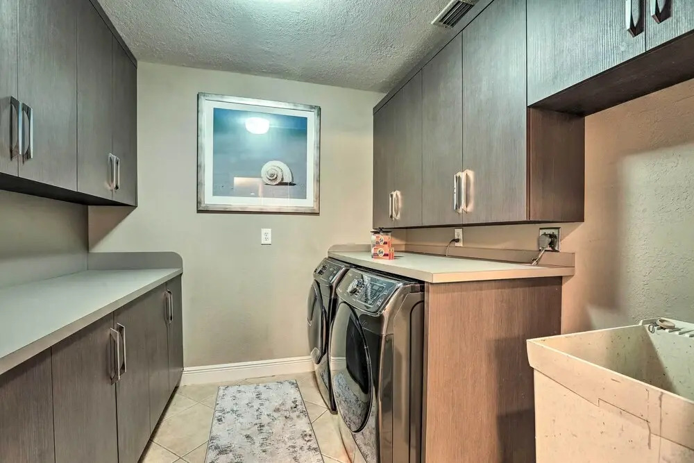 Luxe Cape Coral Escape w/ Pool: 4 Mi to Beach
