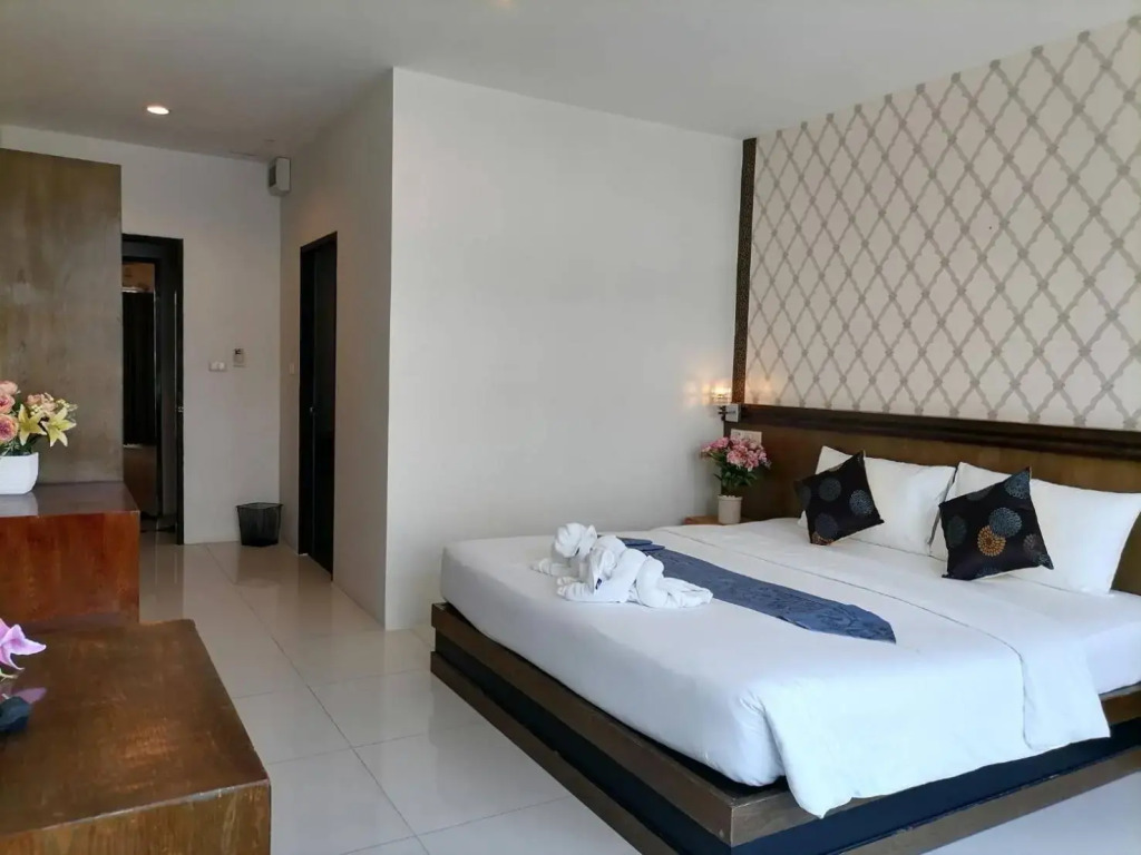 NJ PATONG HOTEL