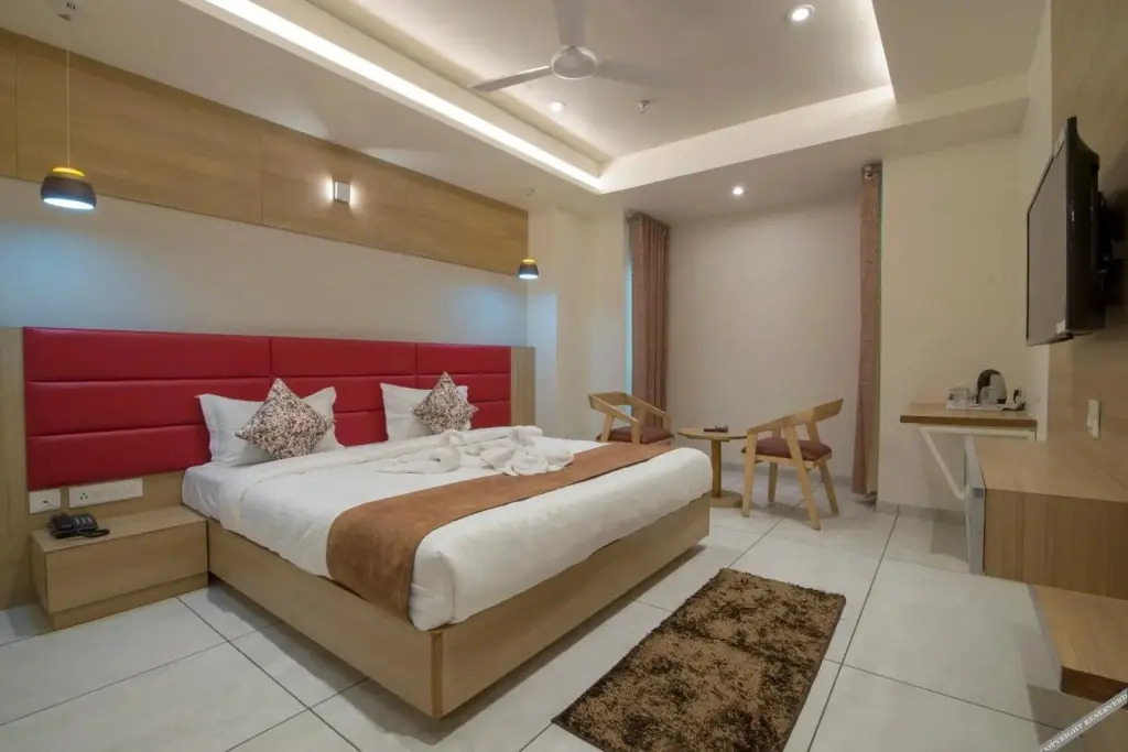 HOTEL SILVERA GRAND