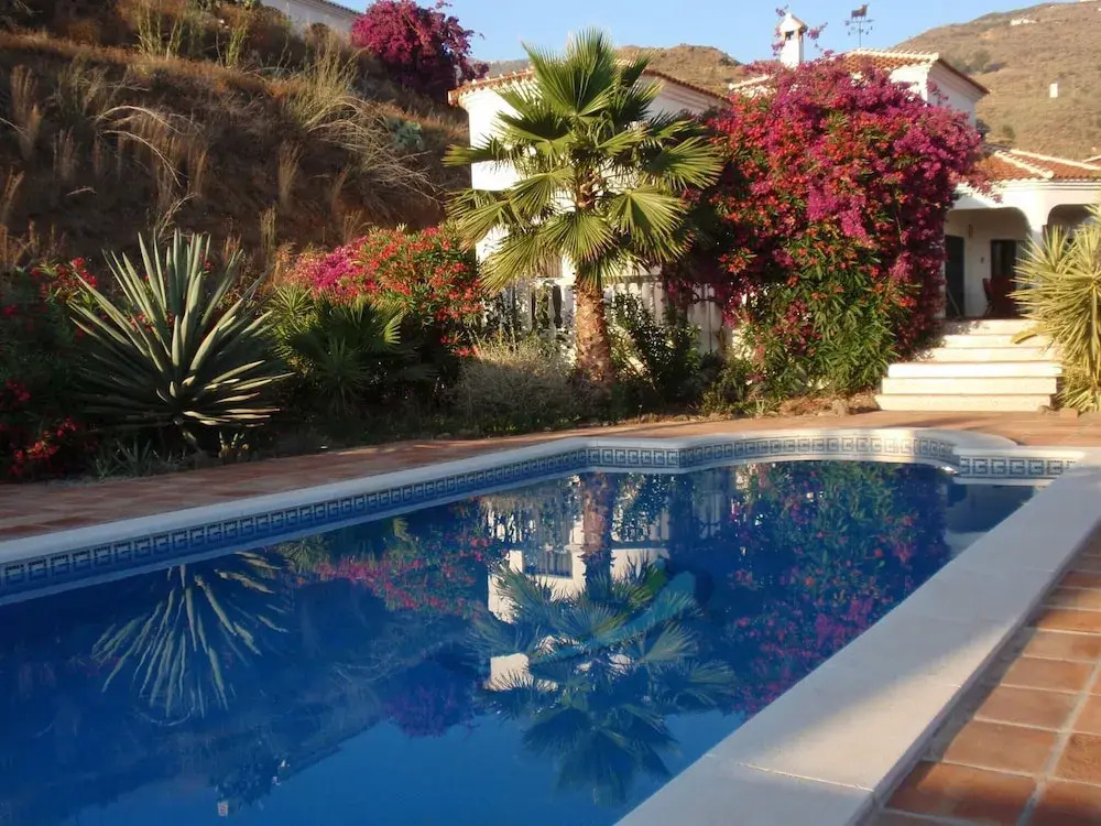 Beachside Family Villa in Le Pouldu