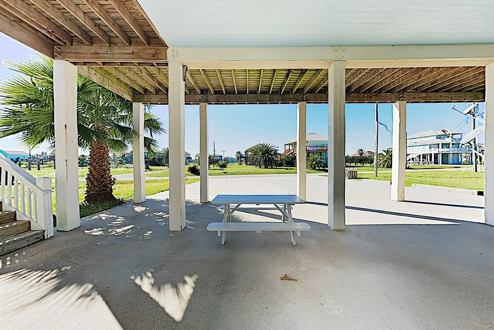 New Listing! Family-friendly Gem - Walk To Beach! 2 Bedroom Home