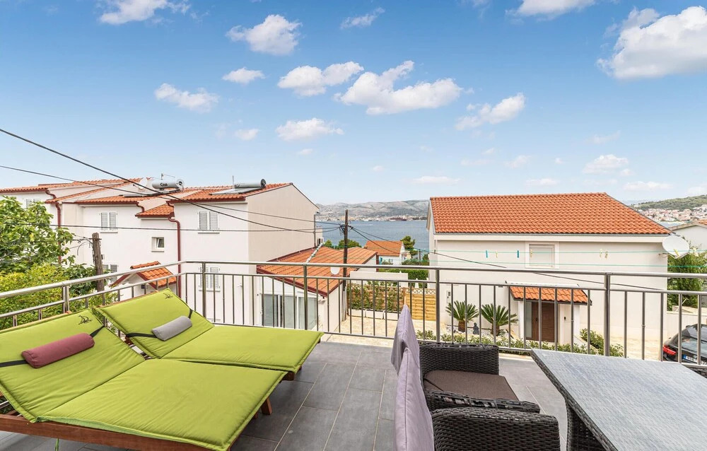 Amazing Apartment in Okrug Gornji With 2 Bedrooms and Wifi