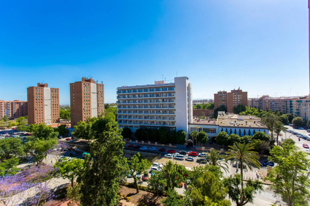 Apartment near City of Arts