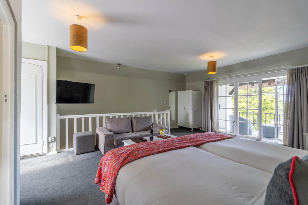 Whale Rock Luxury Lodge