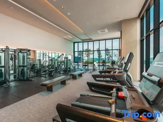 Assana Cenang Seaview Suites by Oakville