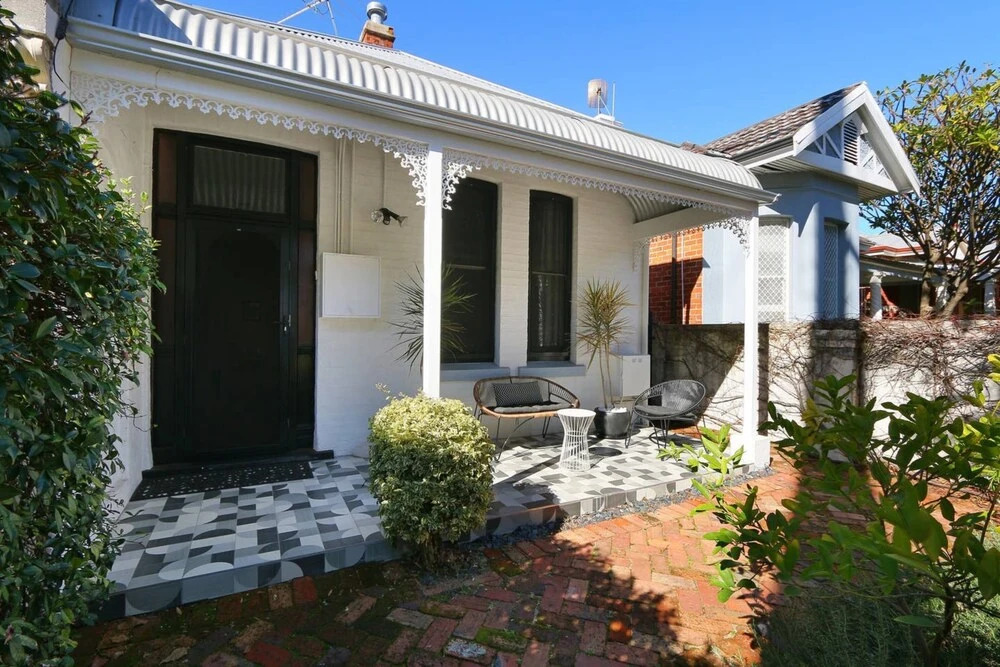 Designer 2 Bedroom House with Garden in Northbridge