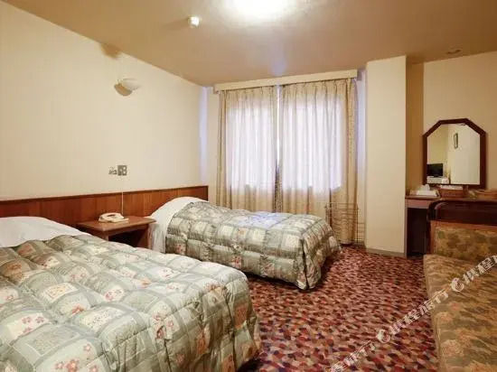 Petit Hotel Yubara Resort