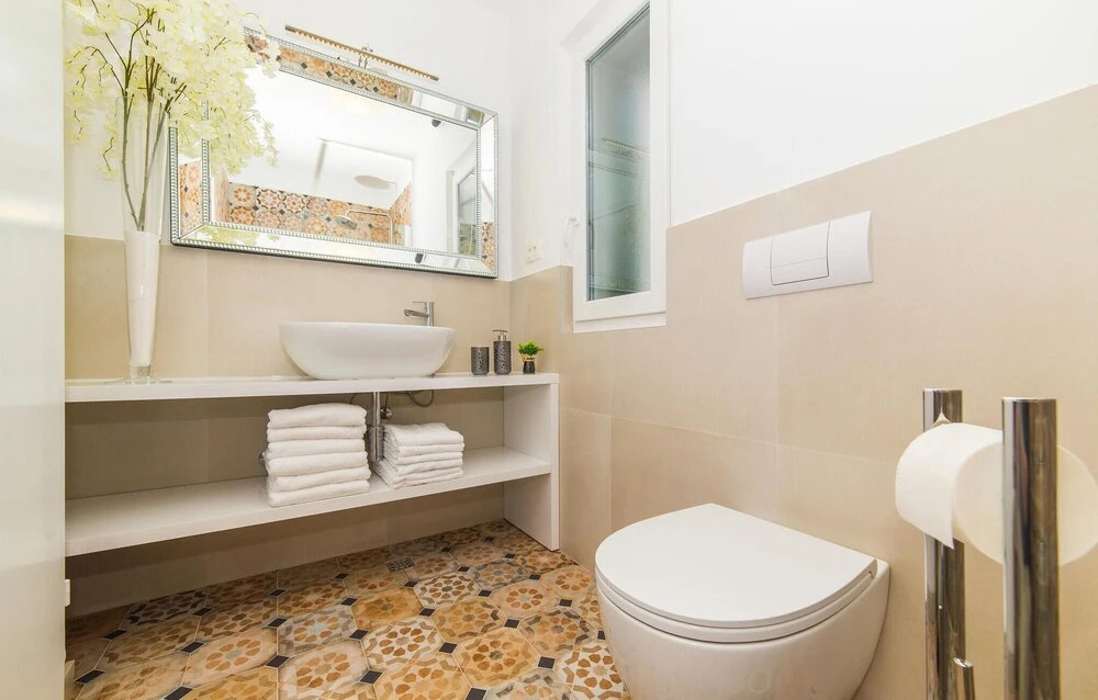 Stunning Home in Primosten With 4 Bedrooms, Wifi and Outdoor Swimming Pool