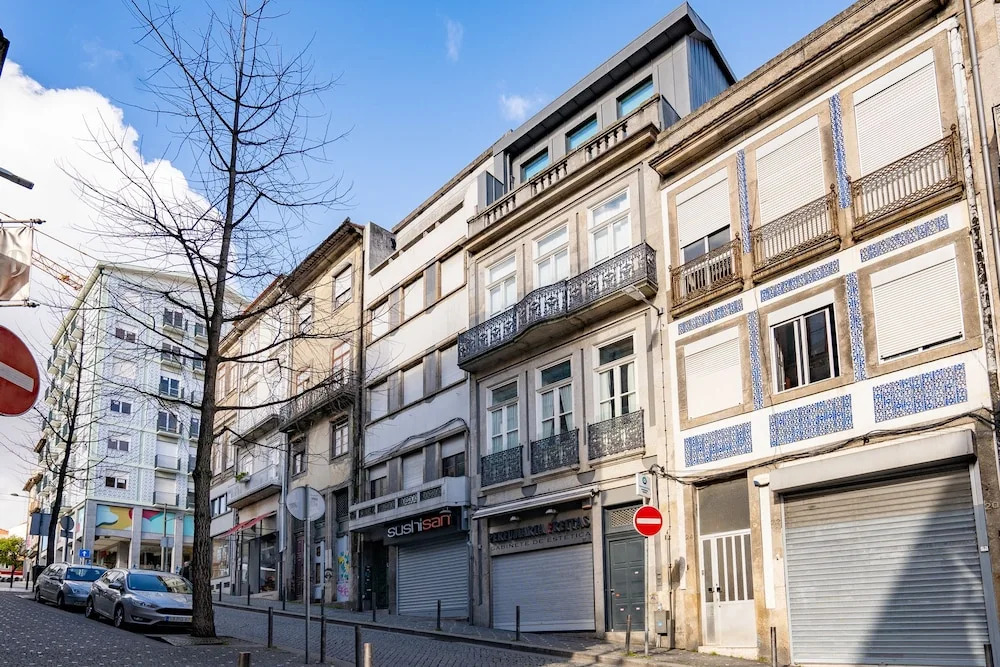 Merc Porto Clérigos Place
