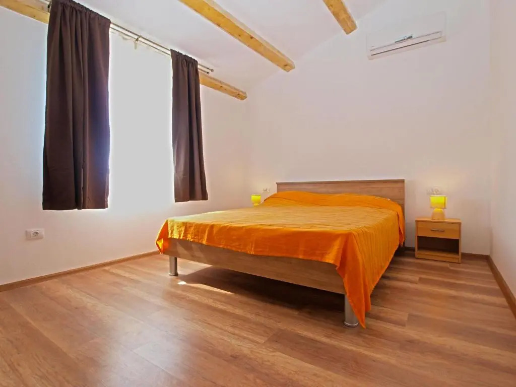 House Andrej 1372