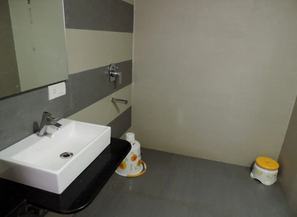 Anroute Stays130- Patel Road