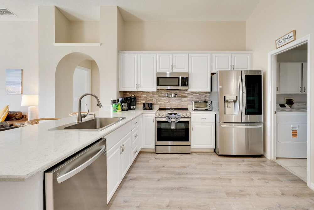 Family Fun! Modern Home w/ Pool ~ 8 Mi to Disney
