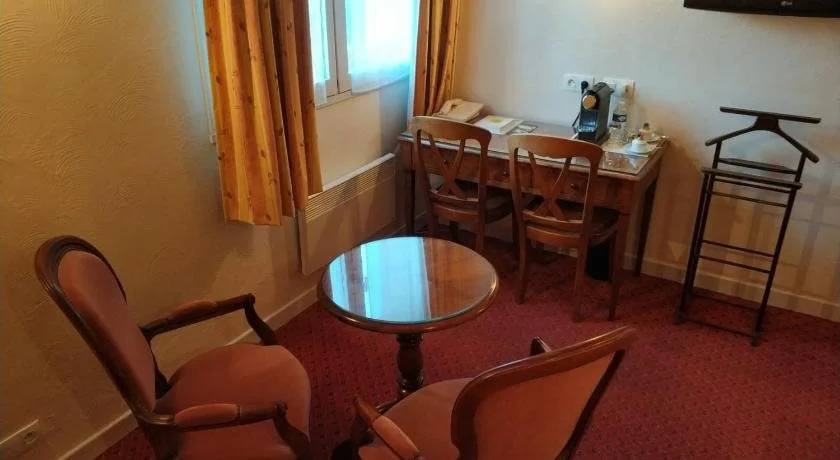 Logis Hotel Calisola Besançon - Soirée Etape - EuroVelo 6