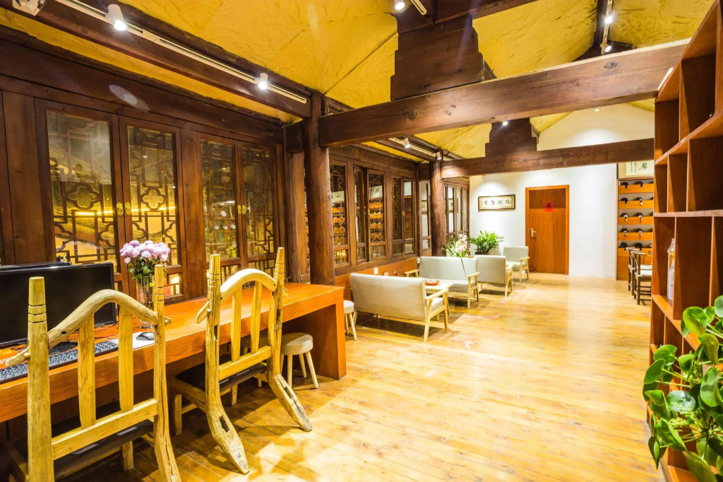 Lijiang Scenic Vacation Hotel