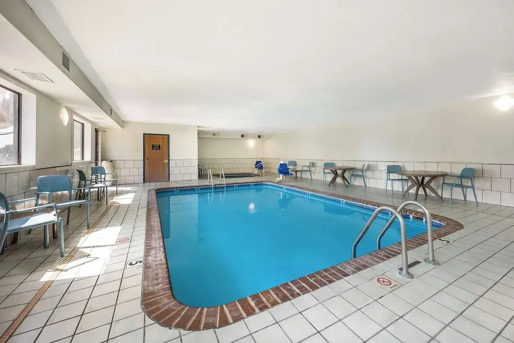 Americinn Hotel & Suites Salina