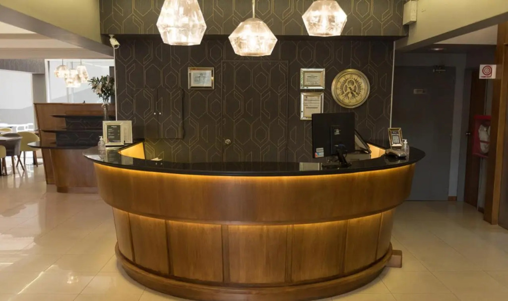 Urbana Class Hotel