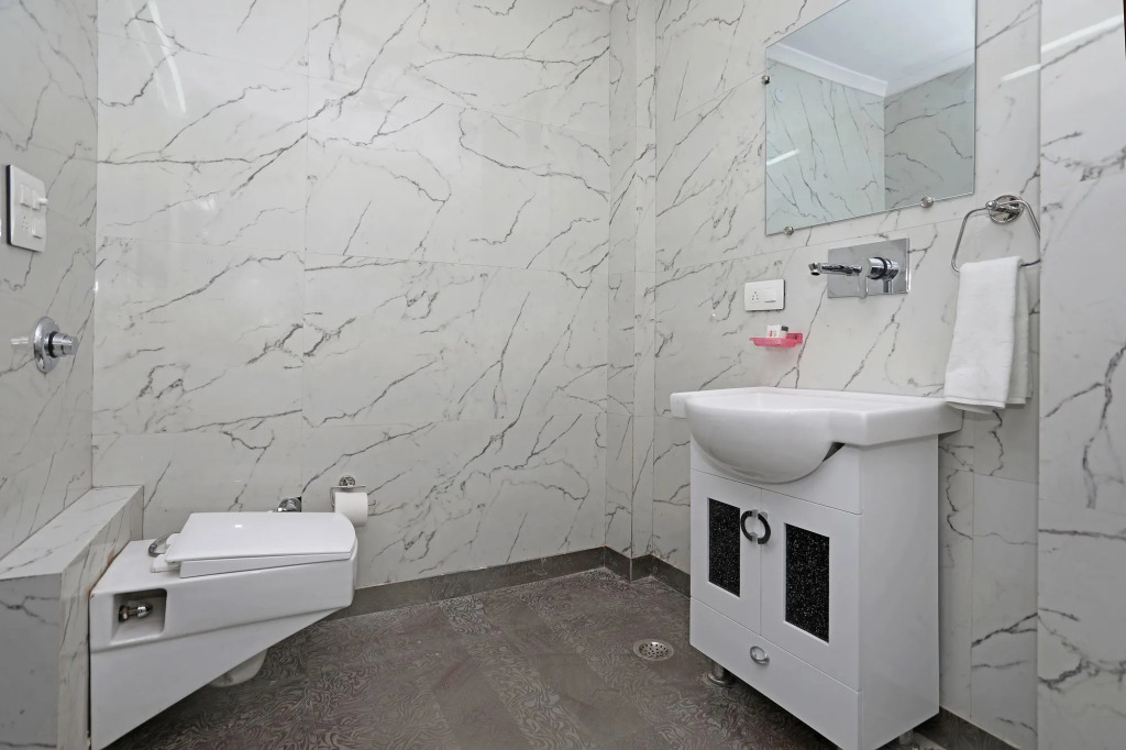 Royal King Residency By OYO Rooms