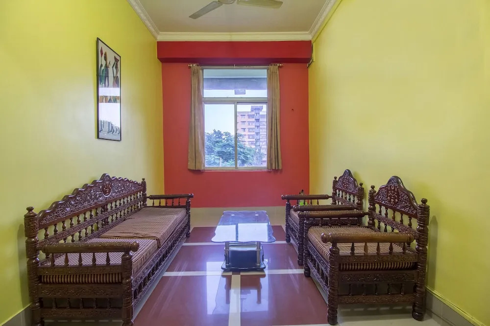 OYO 7359 Hotel Rhino