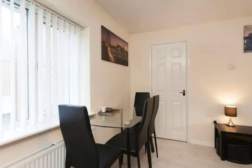 Malsbury Avenue Apartment