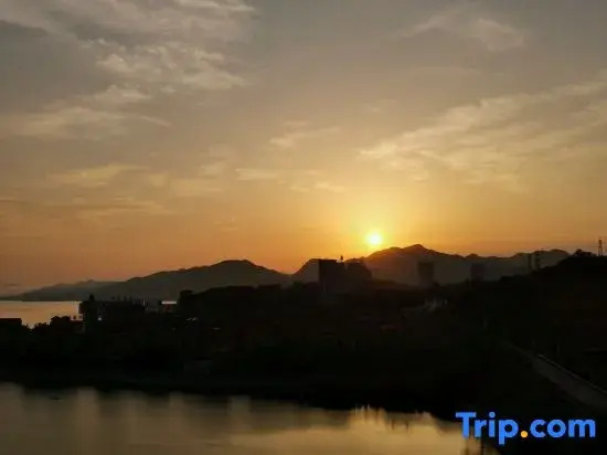 Huangshan Taiping Lake Qihu Homestay