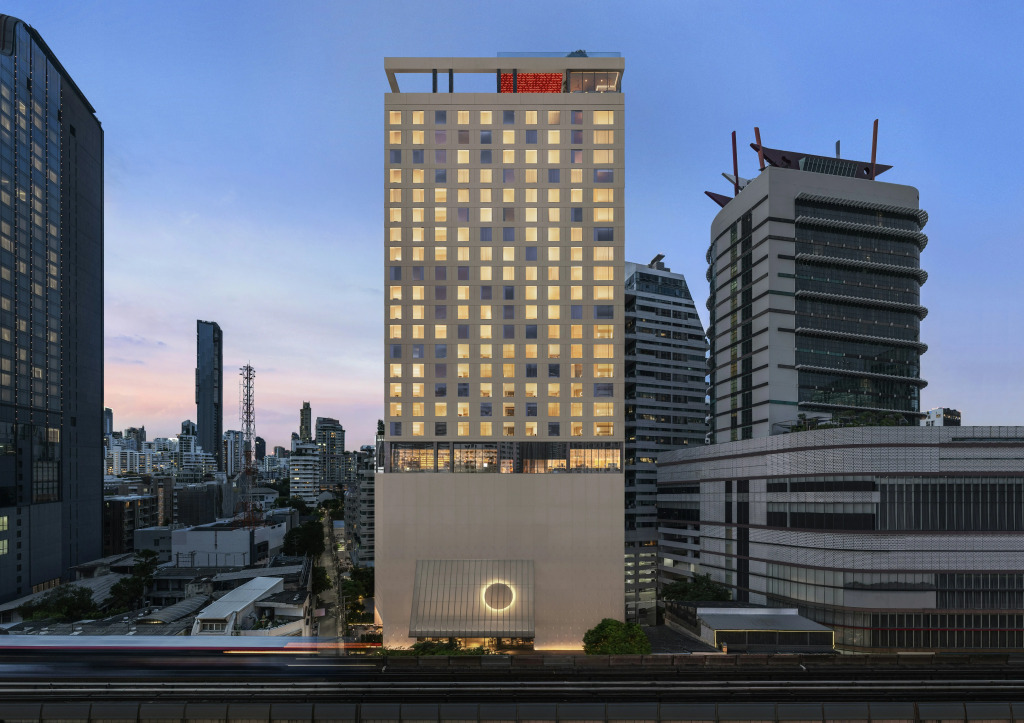 Kromo Bangkok, Curio Collection By Hilton
