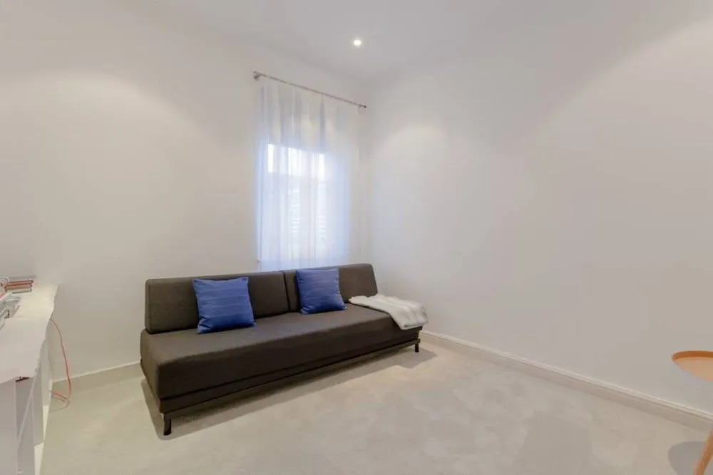 2 Bedroom House in Kensal Green