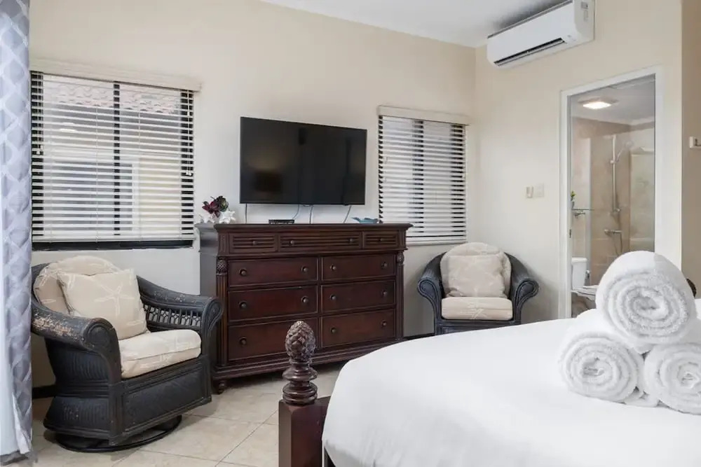 Beautiful Gated Community Retreat Near the Beach