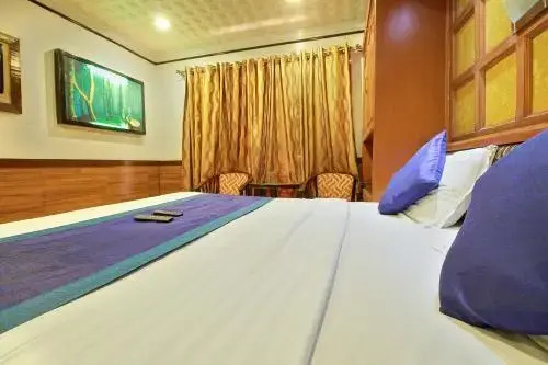 The Greenery - Holiday Inn by OYO Rooms