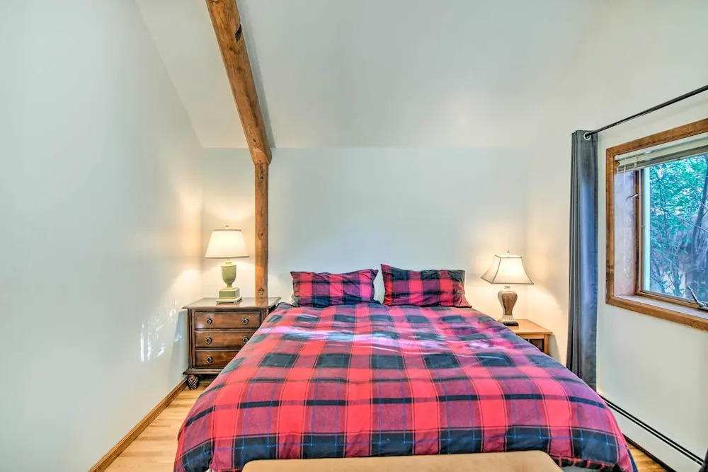 'moose Park Lodge' Charming Walden Retreat!