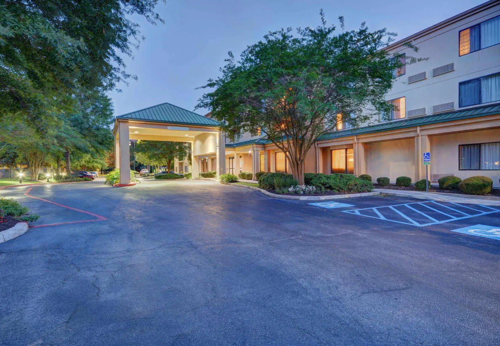 Courtyard by Marriott Lafayette Airport