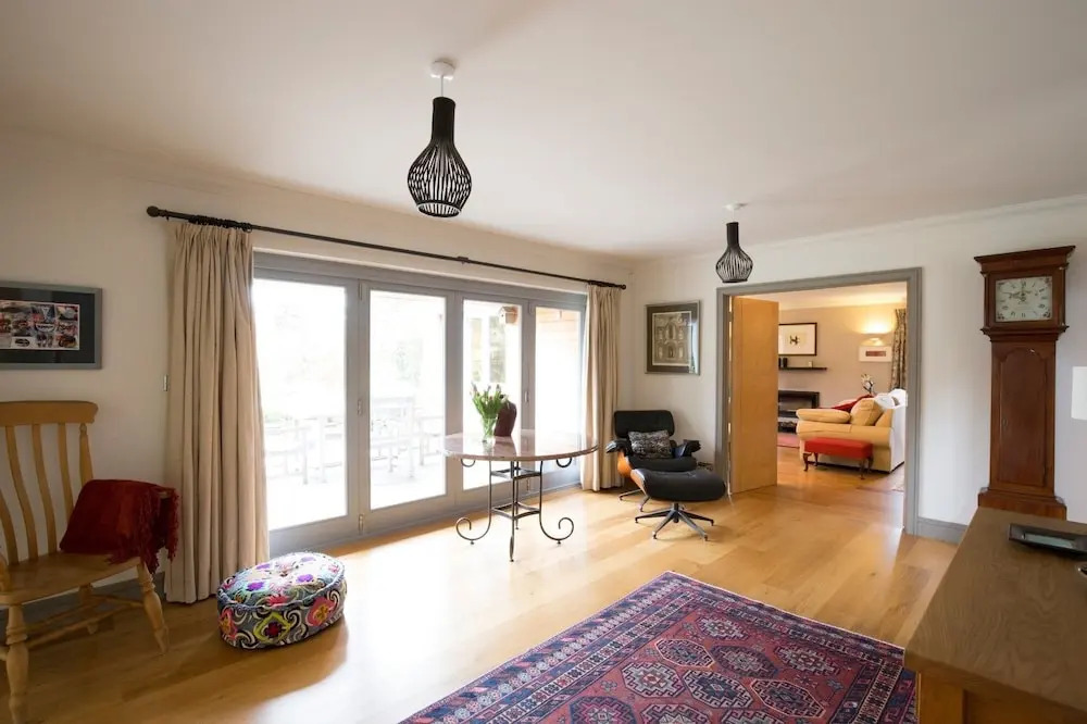 Stunning 5 Bed Garden Home - Oxford