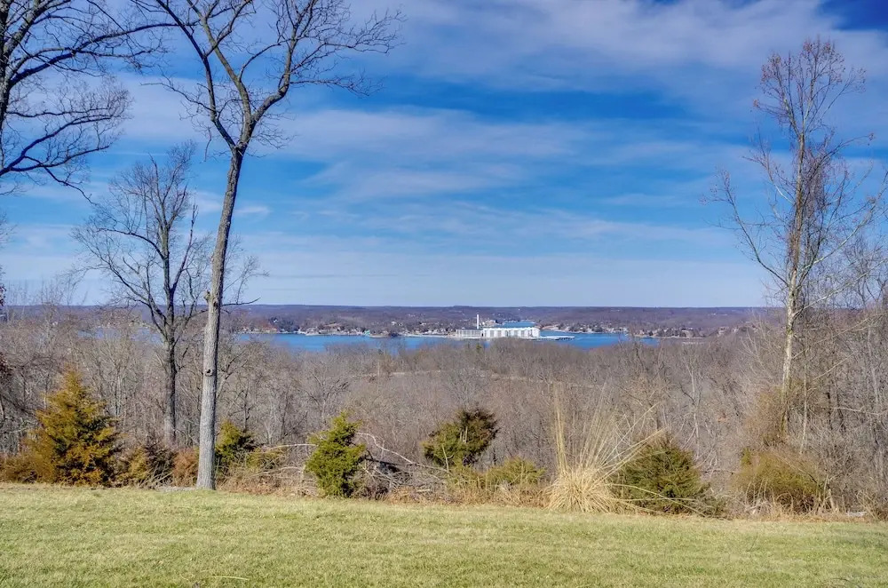Ozarks Vacation Rental Condo w/ Lake View!