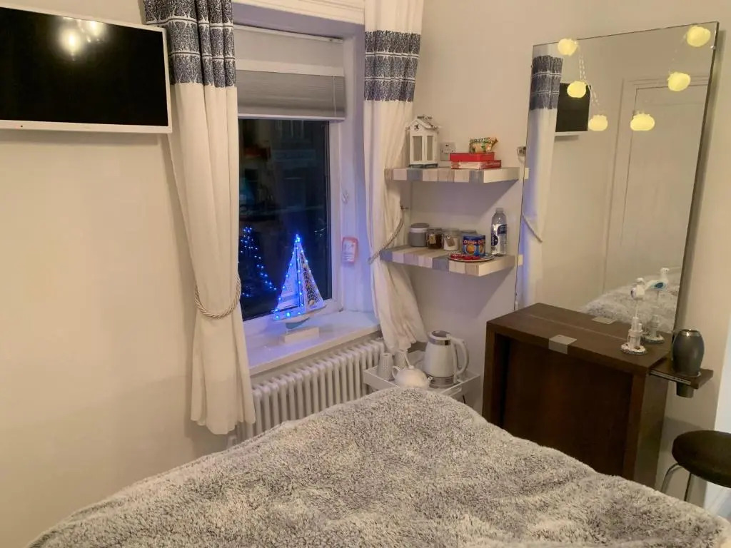 Coastal Joy - Family and friends bedrooms