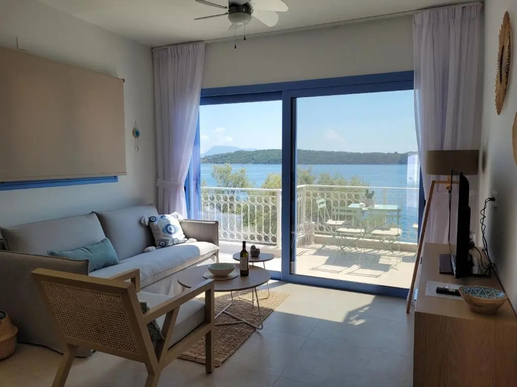 Lefkada Blue Luxury Apartments B6, Perigiali Entrance level